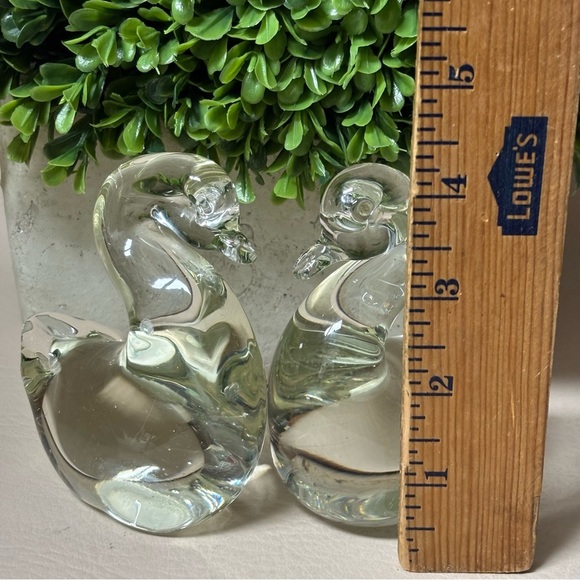 Set Action International Clear Glass Love Swans Figurines Paperweights - Picture 7 of 7